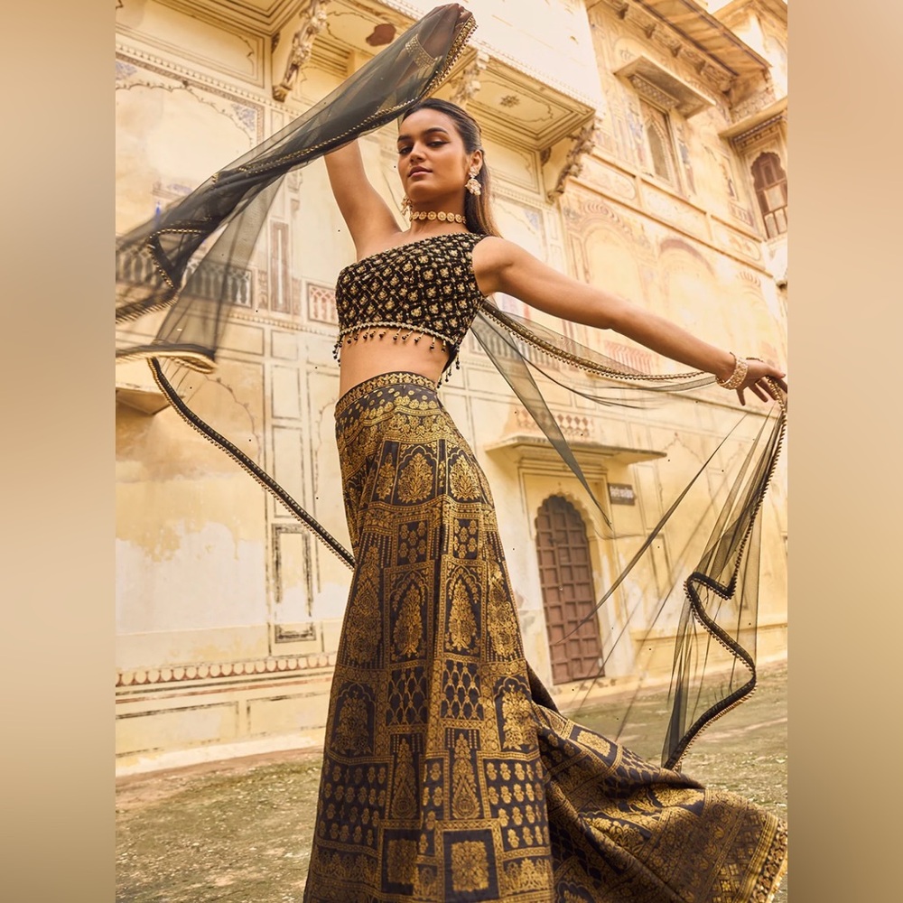 Lashkaraa Black and Gold Embroidered Set